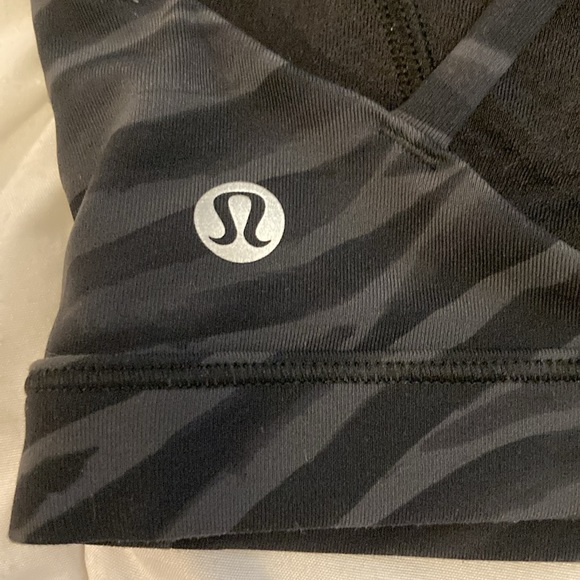 Lululemon Free To Be Serene Bra Light Support, C/D Cup Size 4 - Picture 7 of 9